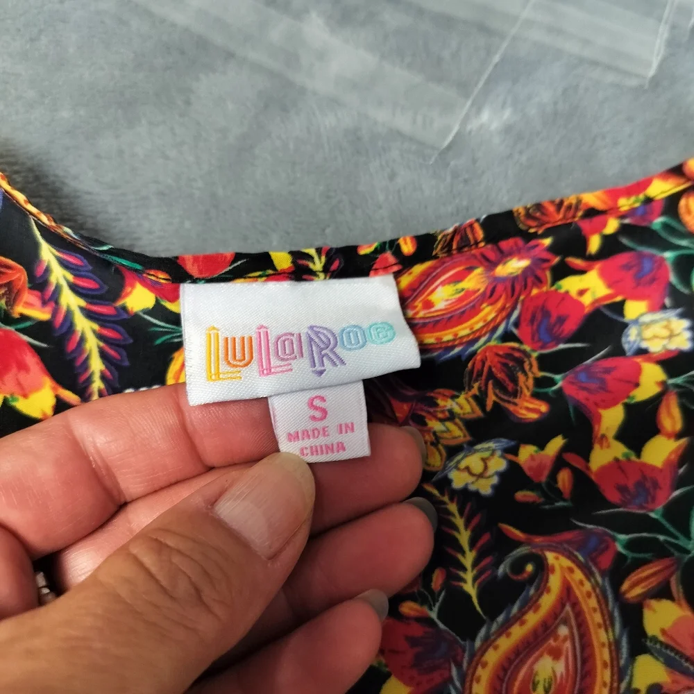 2/$30 LuLaRoe Lindsay Kimono Open Cardigan Shawl Size S‎ Oversized Satin Paisley